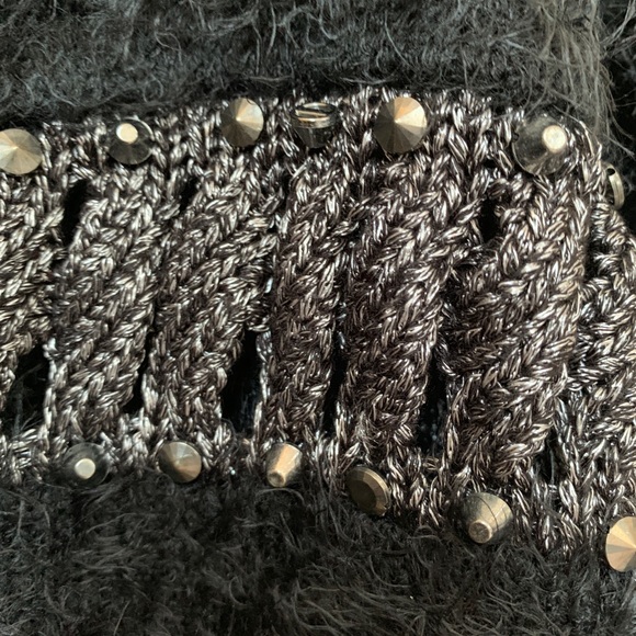 Fuzzy black sweater - Picture 2 of 4